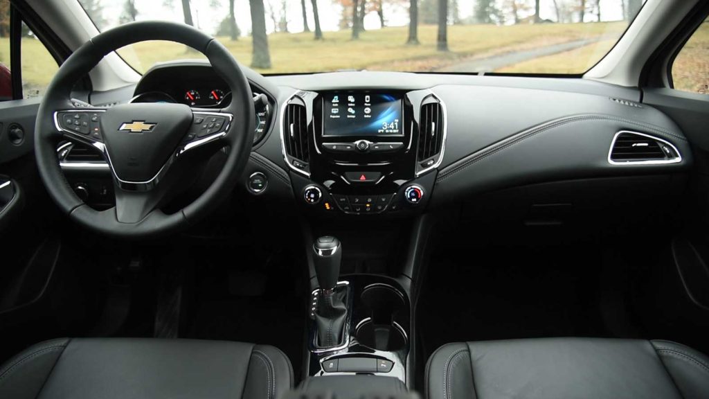 2017-Chevrolet-Cruze-Hatchback-Interior-09